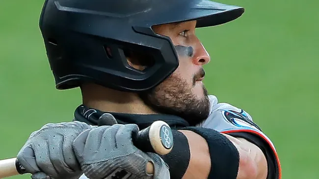 Bate de Eddy Alvarez con los aros de los Juegos Olímpicos