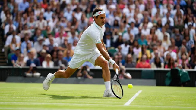 Federer, durante un partido de tenis en Wimbledon