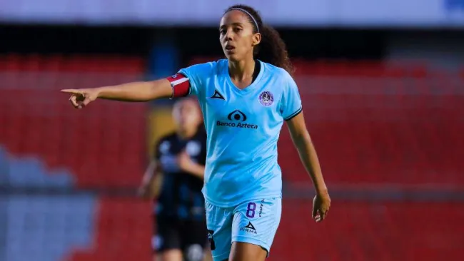 Casandra Montero en partido