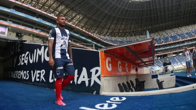 Vergara en su presentación con Rayados 