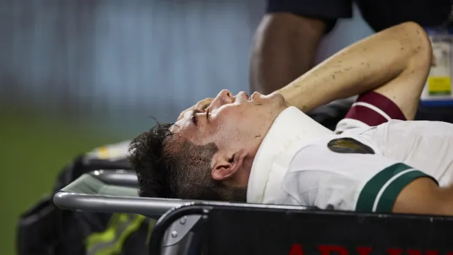 Chucky Lozano tras fuerte choque contra portero de TyT