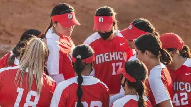 Selección Mexicana de Softbol previo a un partido