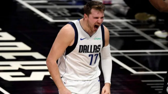 Luka Doncic en un partido de los Mavericks