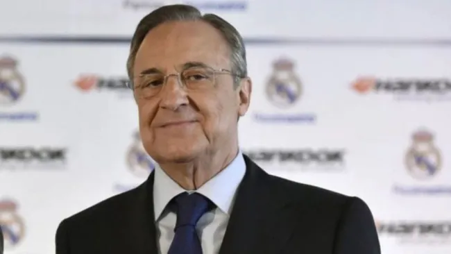 Florentino durante una conferencia 
