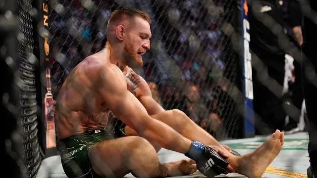 Conor McGregor en derrota ante Dustin Poirier