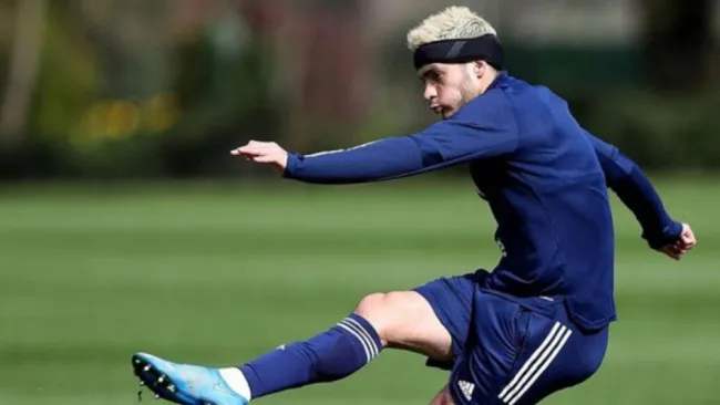 Raúl Jiménez durante un entrenamiento con Wolves 