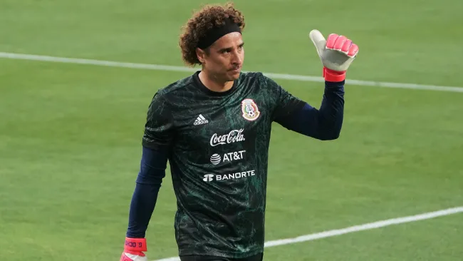 Memo Ochoa durante un entrenamiento con el Tri Olímpico 
