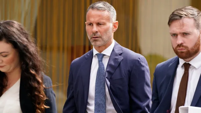 Ryan Giggs llega a la corte