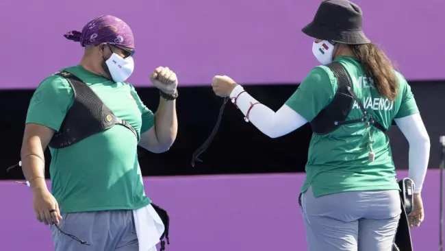 Alejandra Valencia y Luis Álvarez en festejo