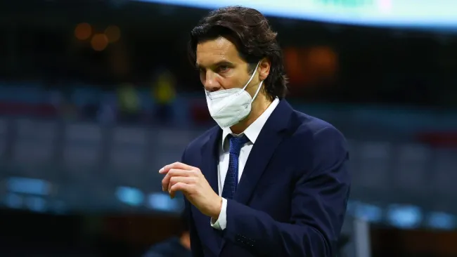 Santiago Solari durante un partido con América