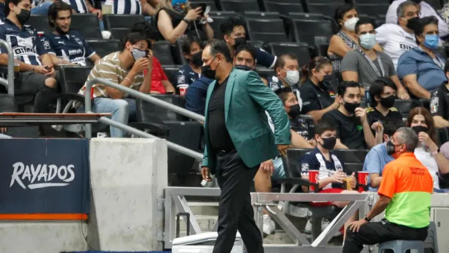 Juan Reynoso en derrota vs Rayados
