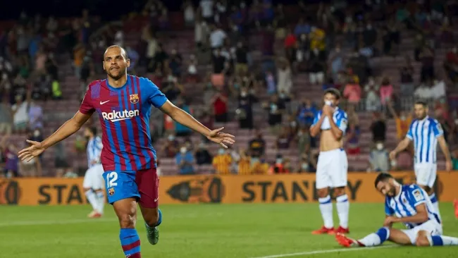 Braithwaite celebrando un gol ante la Real Sociedad