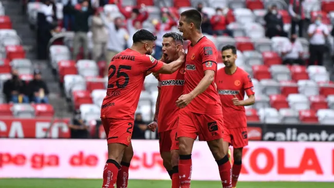 Jugadores del Toluca celebran gol vs Mazatlán