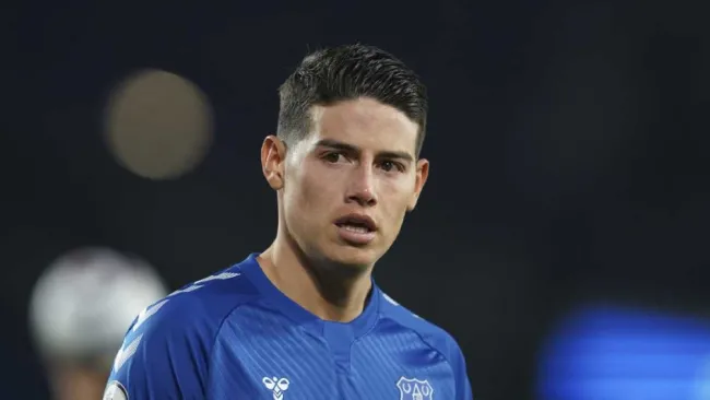 James Rodríguez durante partido con el Everton