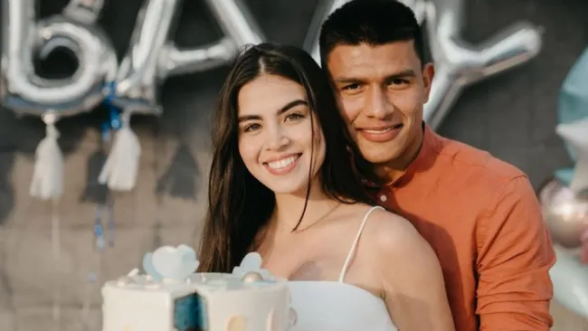 Orquídea Garza y Jesús Gallardo durante la revelación del sexo de su bebé