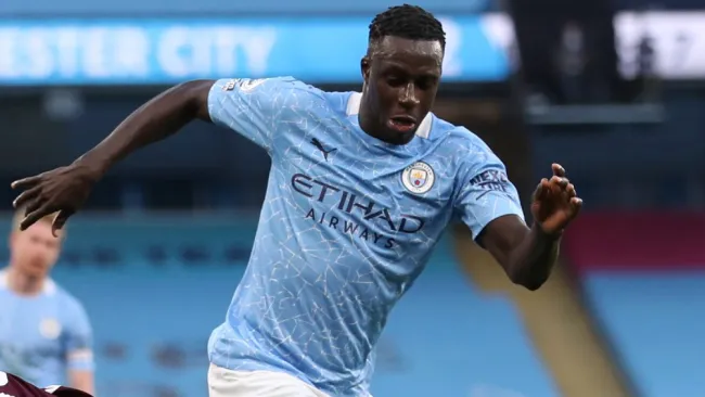 Benjamin Mendy en acción con el Manchester City