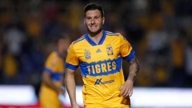 Gignac en un partido con Tigres