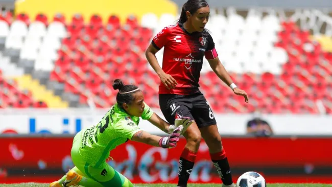 Zellyka Arce durante un partido