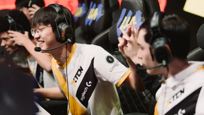 Jugadores de XTEN festejando el triunfo sobre Furious Gaming