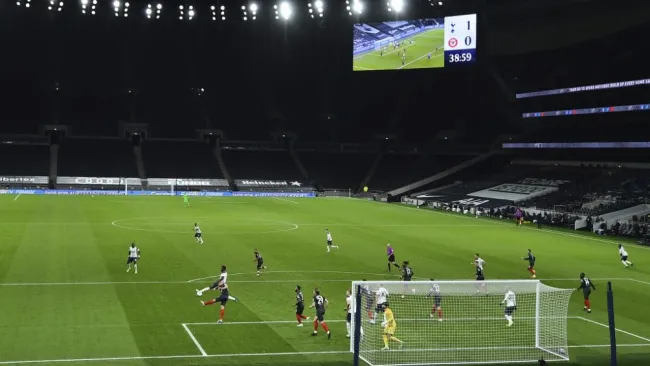 Tottenham Hotspur Stadium durante partido