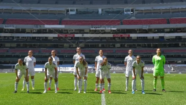 Selección Mexicana Femenil previo a juego ante Costa Rica en el Estadio Azteca