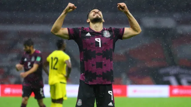 Henry Martín en festejo con el Tricolor