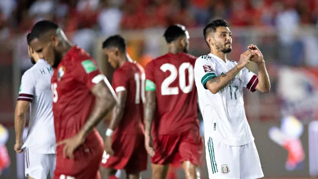 Tecatito Corona celebra gol del empate ante Panamá