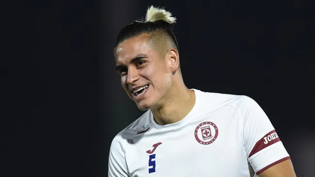  Alexis Peña previo a un partido con Cruz Azul