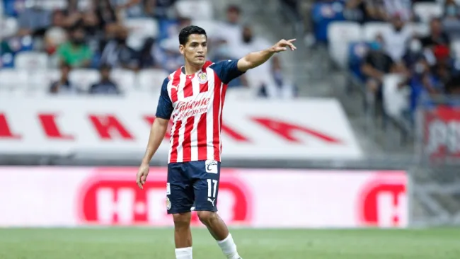 Jesús Sánchez durante un partido con Chivas