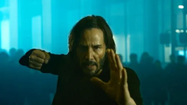 Neo en el nuevo tráiler de Matrix Resurrections