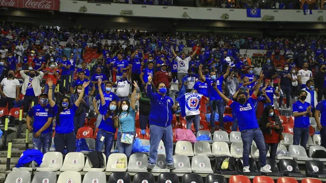 Afición de Cruz Azul en un partido