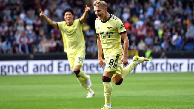 Martin Odegaard celebrando el gol del triunfo