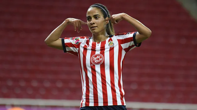 Caro Jaramillo festeja su gol contra Tuzas