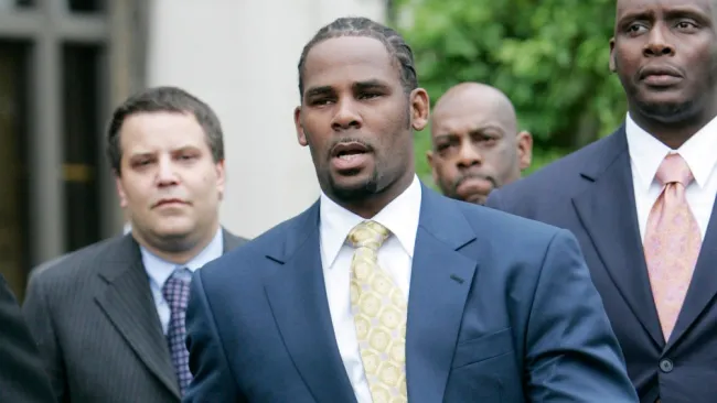 R. Kelly fue declarado culpable por tráfico sexual
