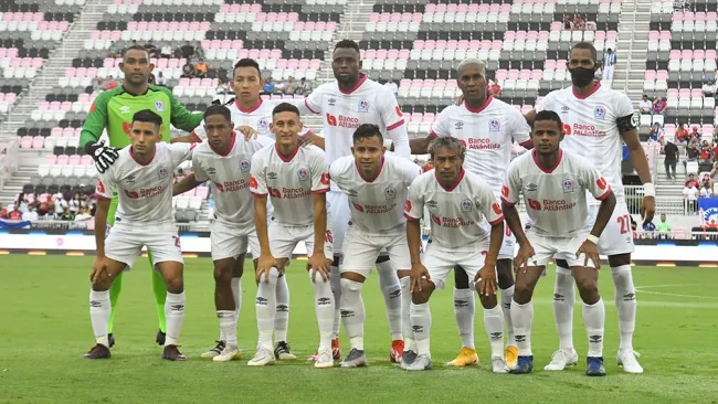 Olimpia castigará a sus jugadores por recibir dinero de vicepresidente de Surinam