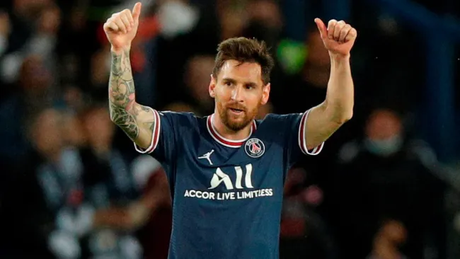 Messi festeja su anotación con el PSG