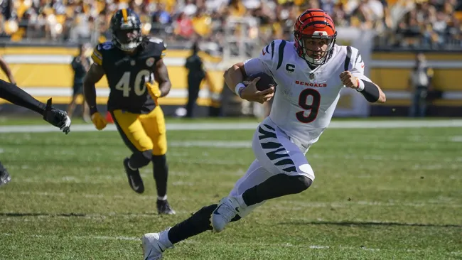 Joe Burrow en el partido ante Steelers 