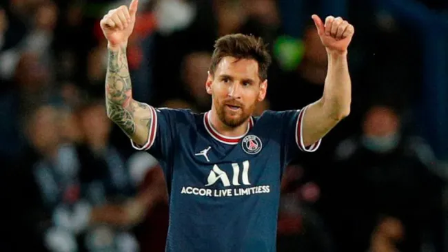 Messi festeja su anotación con el PSG