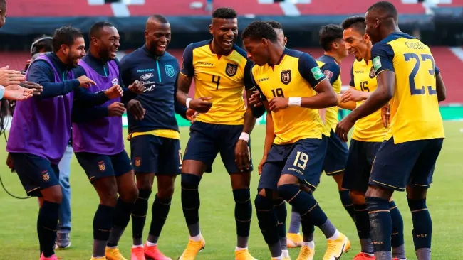 Los jugadores de Ecuador celebrando un gol