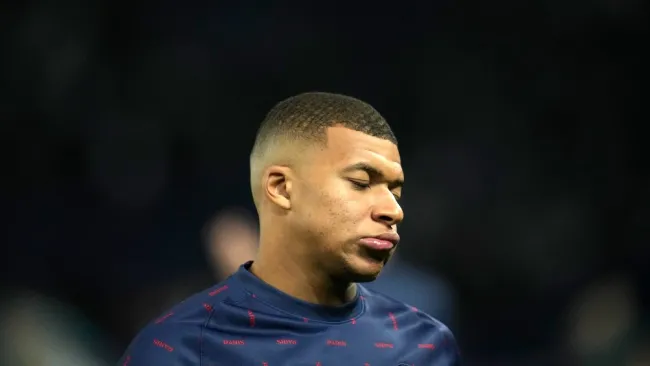 Kylian Mbappé durante un partido con el PSG