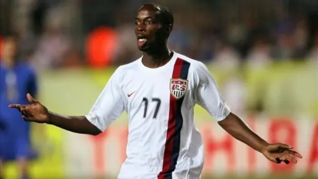 DaMarcus Beasley en un partido de los Estados Unidos