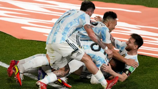 Los jugadores de Argentina celebrando un gol
