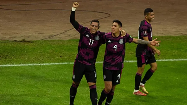 Rogelio Funes Mori en el festejo de su gol