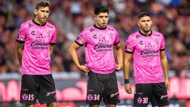 Jugadores de Xolos previo a un duelo en Liga MX 