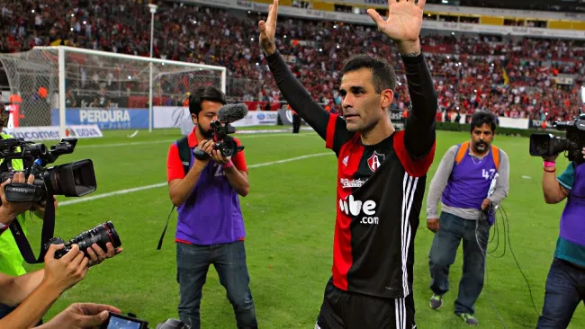 Rafael Márquez durante un partido con Atlas