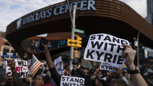 Seguidores de Kyrie Irving apoyan su postura contra vacuna Covid-19