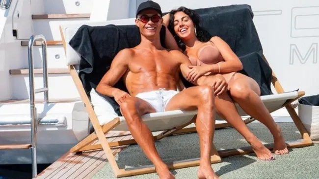 Cristiano Ronaldo posa junto a Georgina Rodríguez