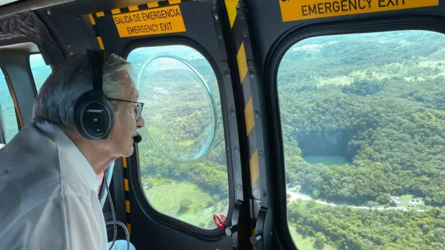 Andrés Manuel López Obrador durante vuelo 