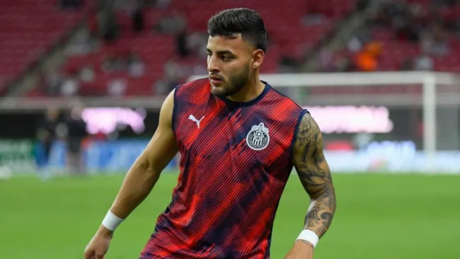 Alexis Vega previo a un partido de Chivas