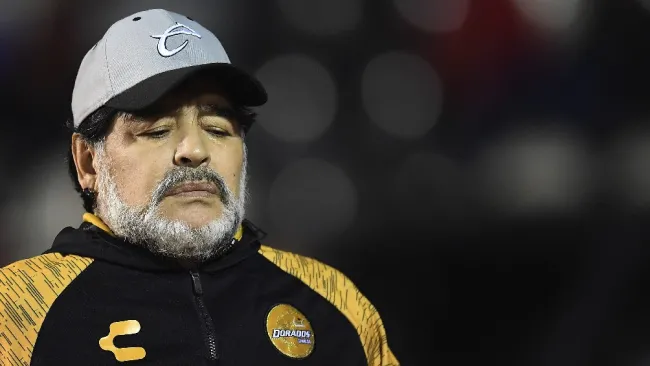 Diego Armando Maradona dirigiendo a Dorados en el Ascenso MX